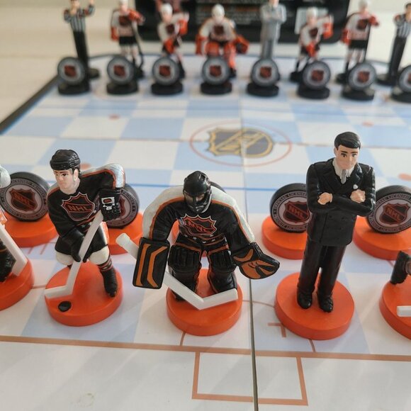 NHL Chess Game Collector's Edition USAopoly Complete 2005 - Picture 4 of 7